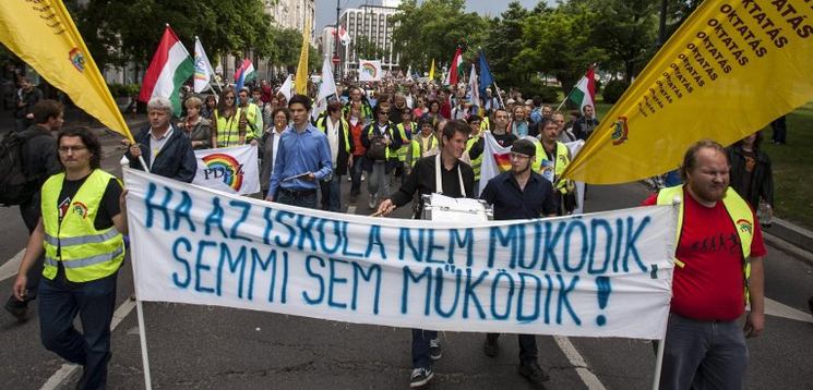 Seres László Állami agykontroll Gyerekeink állami eltulajdonlásának fontos előkészítő lépése zajlik a szemünk előtt: meg kell törni azokat, akik majd megtörik őket.