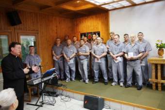 Piliscsaba 2011 Még Pünkösd ünnepe előtt, június 8-10 között tartotta meg három napos konferenciáját Piliscsabán, a Béthel Missziós Központban a Magyar Testvéri Börtöntársaság és a Börtönlelkészek