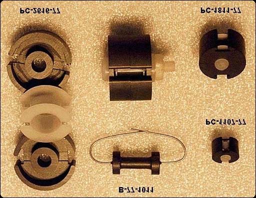 5. ábra. Fazék- és orsó-magok 6. ábra. Toroid magok A tekercselés A tekercselést a primer tekerccsel kezdjük, majd megfelelő szigetelés után arra jön rá a szekunder tekercs.