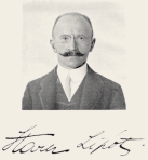 AZ ELMÚLT 100 ÉV FÔSZERKESZTÔI STARK LIPÓT (TRENCSÉN, 1866. MÁJUS 4. - BUDAPEST, 1932. JAKOBOVITS DÁNIEL (FENYÔHÁZA, 1879. SZEPTEMBER 9. - BUDAPEST, DR. SZILAS OSZKÁR (BUDAPEST, 1887. JANUÁR 26.