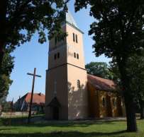 A középkori település 1257-ben a Gościkowoban (Paradyż) lévő cisztercita kolostor birtoka volt. Valószínűleg már a XIII. század II. felében gótikus stílusú, falazott templom állt itt, Az 1655.