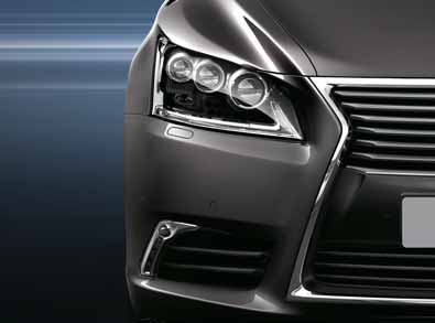Ugyancsak ez az első Lexus, amelyben az irányjelzők is LED-ekkel működnek; mindegyikben 12 fénykibocsátó dióda található.