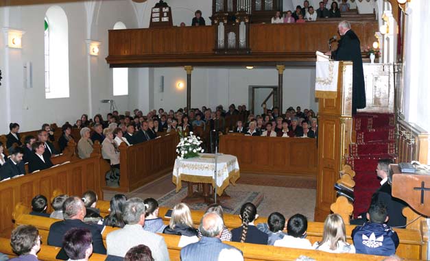 Zempléni Egyházmegye Hálaadás templomunk építésének 100. évfordulóján Nagyrozvágy kis település a Bodrogközben. 2012. szeptember 23-a mégis nagy ünnep volt a falu életében.