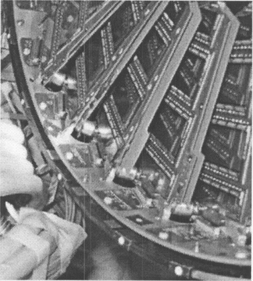 A T2-k követelménye mintegy 300 CPU és 400 TB tároló, ezt a magyar T2 kapacitás még nem érte el, bár közelíti: 2009 végén már 426 CPU-nk volt ugyan, de még csak 144 TB-nyi tárolónk. 7.