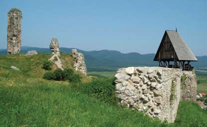 : 06/32 579 010 Nyitva tartás április 1. október 31. minden nap 10.00 17.30 Csoportoknak (min. 10 főtől) előzetes bejelentkezés alapján. (tel: +36/30 968 1739) időjárástól függően megtekinthető a vár!