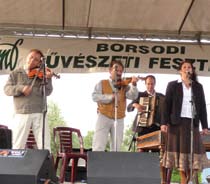 Borsodi Fonó Nemzetközi Folklórfesztivál A magyar népművészet szépségét és sokszínűségét bemutató fesztivál néptáncbemutatókkal, bor-és pálinkaudvarral, ízes, magyaros ételekkel várja a vendégeket.