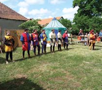 Kaláka Folklórfesztivál A fesztiválon az autentikus népzenén túl bluest, énekelt verset és világi zenét is hallgathat a közönség. július 23. augusztus 18. XX.