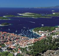 Szigetek Horvátország BRAČ SZIGET területét és lakosainak számát tekintve az adria harmadik legnagyobb szigete.