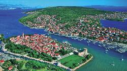 Horvátország Dalmácia TROGIR trogir hangulatos, élettel teli kisváros splittől kb. 30 km-re északra.