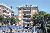 Olaszország Észak-olasz Adria Jesolo LIDO DI JESOLO az észak-ad ria ta lán leg is mer tebb ten ger par ti üdülőhelye, ahol min den ki meg ta lál hat ja a szá má - ra legmegfelelőbb nya ra lá si for