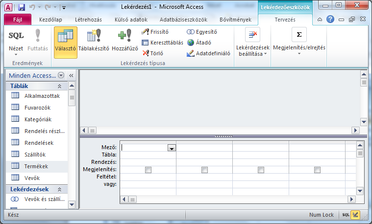 Adatbáziskezelés 163 csolódik egymáshoz. Ilyenkor a harmadik táblát is ki kell választani a kapcsolat biztosítása érdekében még akkor is, ha annak egyetlen mezőjére sincs szükség a lekérdezésben. 41.