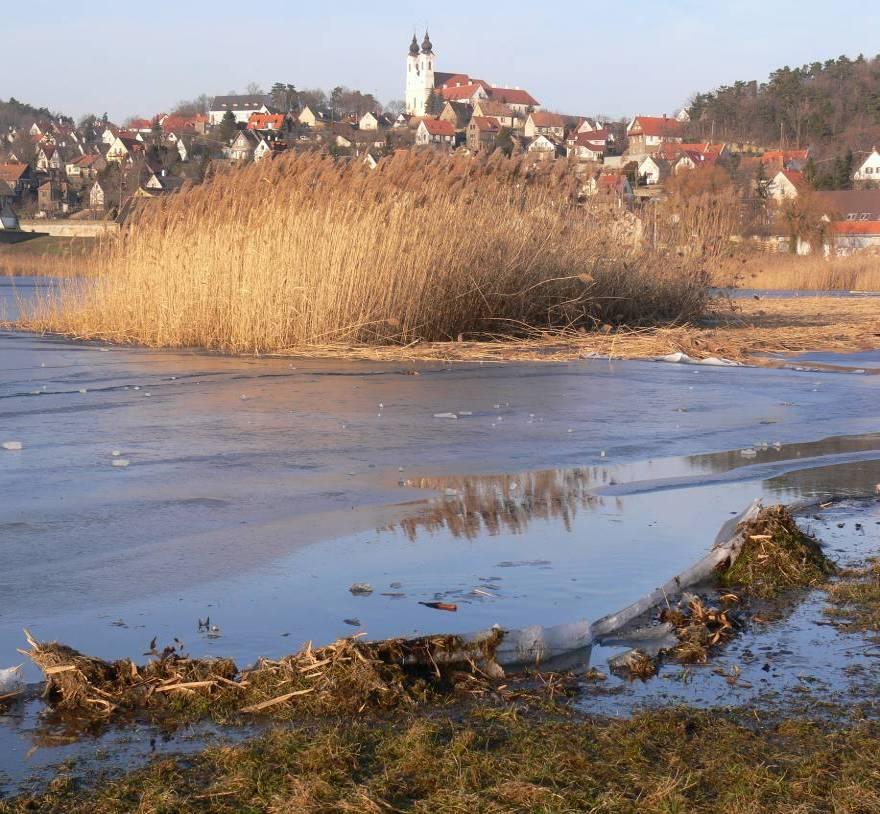 Tanúhegyek Présházak, templomromok Tájkép