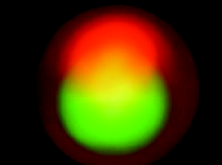 30. ábra Fehér fény előállítása piros, zöld és kék LED-ek felhasználásával Ajánlatos egy picit változtatni az átfolyó áramerősséget a diódán és megmutatni a diákoknak, hogy az emberi szem mennyire