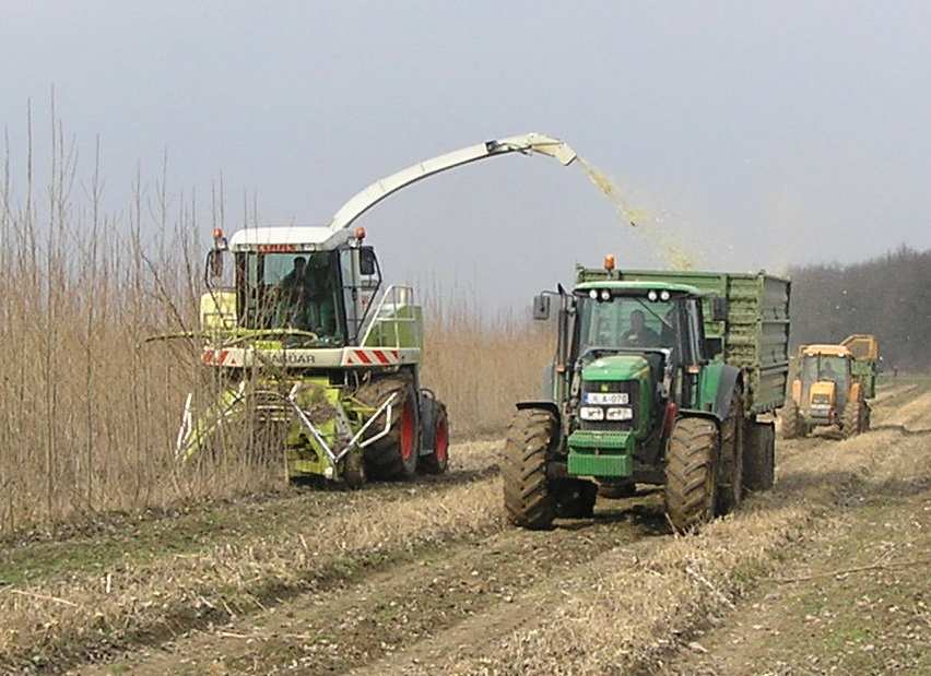 49. ábra: Claas Jaguar járvaaprító,