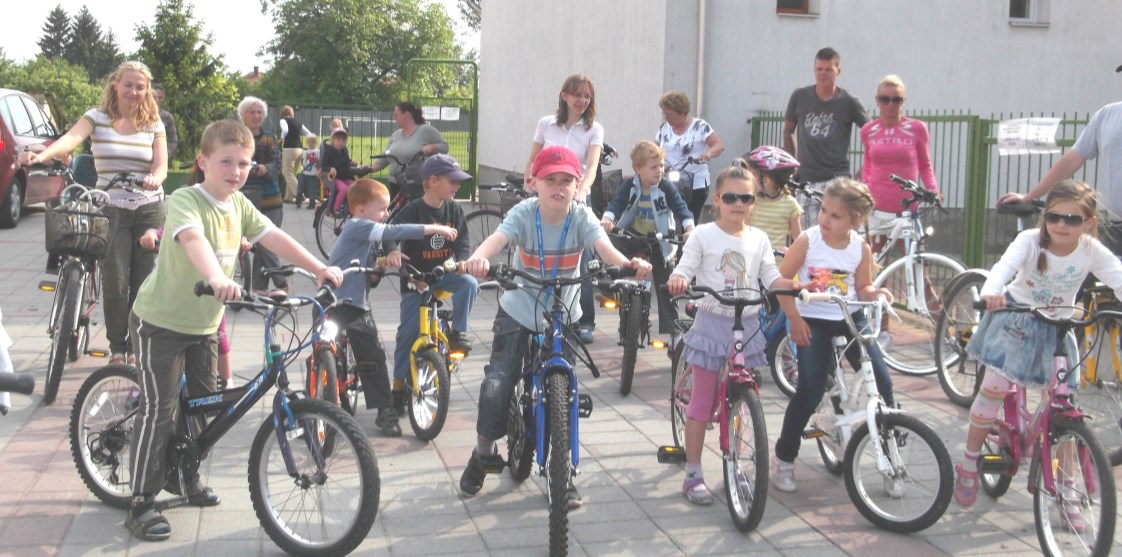 Saj(t)ó~Szögedről OVIS HIREK A Csodamalom Színházban jártunk Az ősszel sikeresen pályáztunk bábszínház látogatásra.