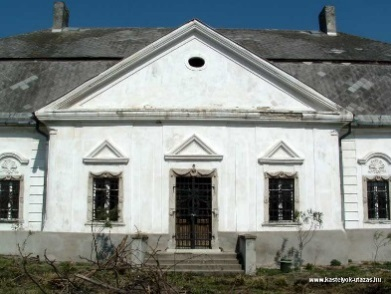 Mit érdemes megnézni Tállyán és a közelben? Tállya www.tallya.hu Rákóczi-kúria: A Rákóczi-kúriát a római katolikus templommal szemben találhatjuk.