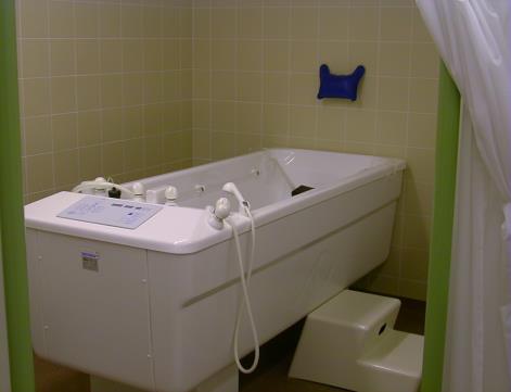 Iszapkezelés Fájdalomcsillapító, izomrelaxáló hatású. Hatására az ízület körüli lágyrészek fellazulnak, a folyadékgyülem felszívódik. Idült gyulladás esetén használható.