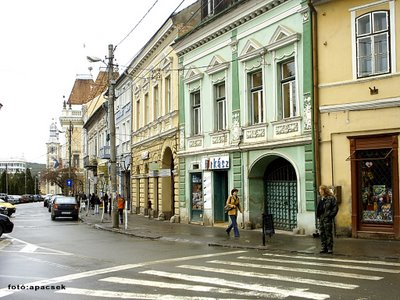 1.5. Épített városi környezet Jóllehet Székelyudvarhely kisváros (lakossága kevesebb, mint 40.000 fı), térségében mégis hagyományos központi funkciót tölt be: a 15.