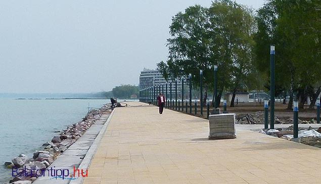 szabad strand, ami kiemelkedően jó ellátottságot jelent. 4.46.