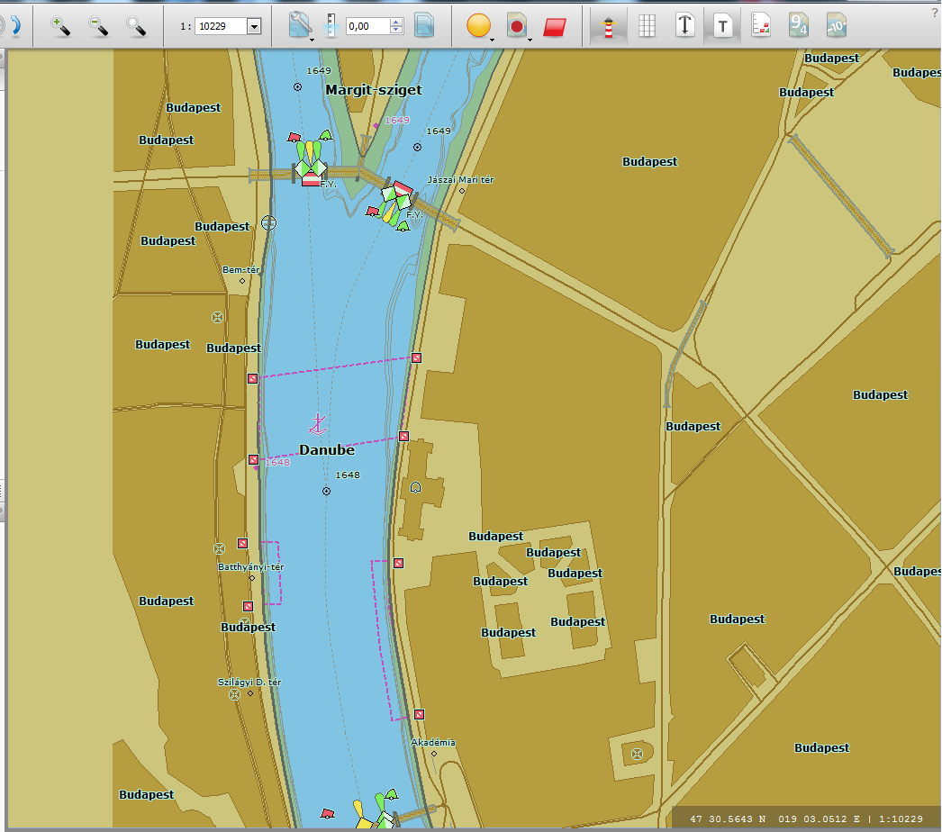 Az NKH feladatai és szerepe a Folyami Információs Szolgáltatások működtetésében Belvízi hajózási térkép-megjelenítő alkalmazás (Inland ECDIS) Régi hiányosságot pótol az elektronikus hajózási térkép