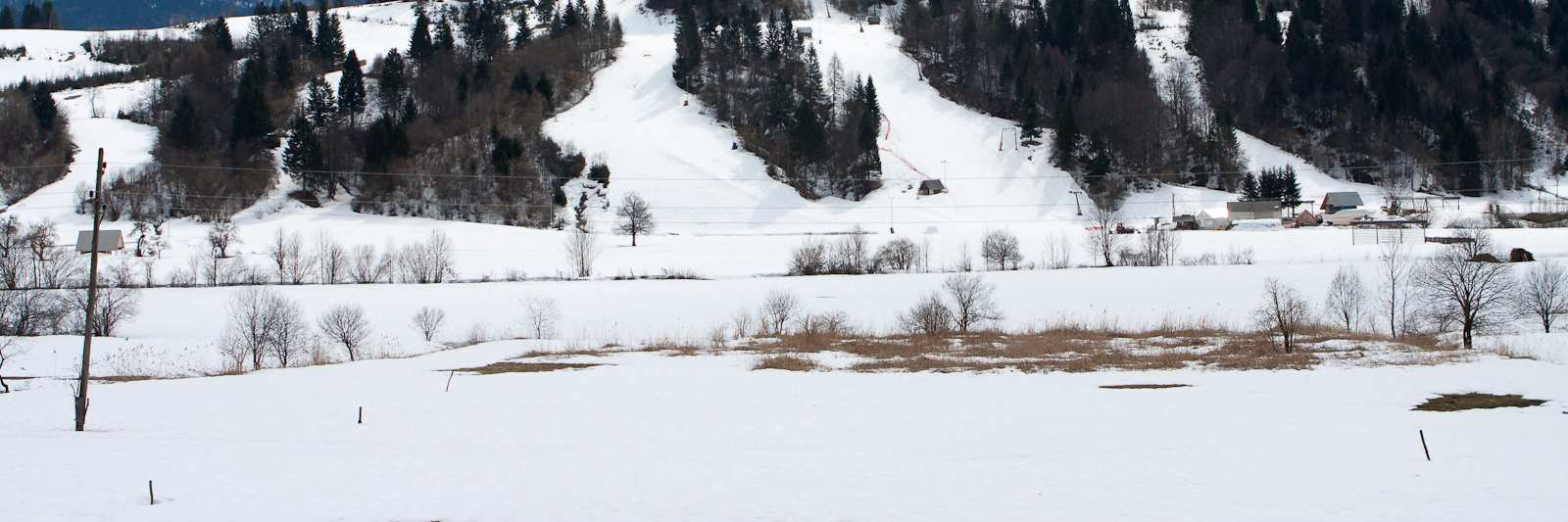 felhalmozódott és gleccserek alakjában megindult a már kialakult mély völgyek felé, északra a Száva-Dolinka, délre a Száva Bohinjka, délnyugatra az Isonzó völgye felé.