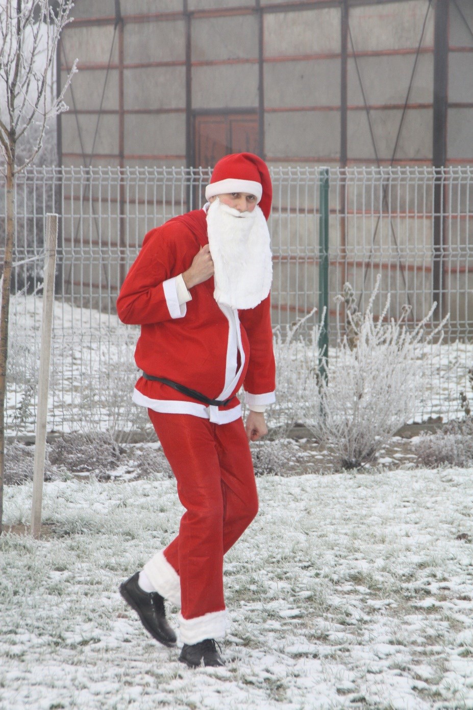 6. oldal ELSŐ MIKULÁS ÜNNEPSÉG A BÖLCSŐDÉBEN December 6-án megérkezett a Mikulás a jakabszállási bölcsődénkbe is.