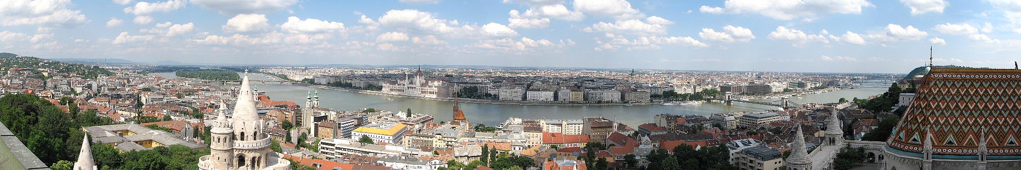 Továbbra is lendületben Budapest turizmusa A KSH augusztus 12-én megjelent kereskedelmi szálláshelyi adatai szerint Budapesten júniusban 354.729 vendég 794.