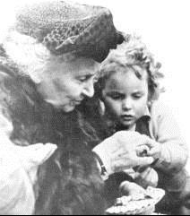 Maria Montessori (1870-1952) Montessori pedagógia - gyermeki aktivitás és szabadság, -