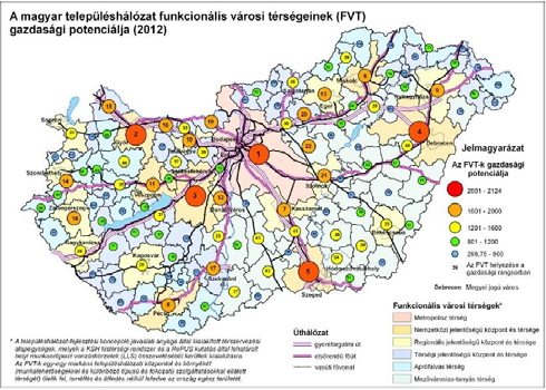 jeleként hét országos bank fiókja is megtalálható. Az alacsony népességkoncentráció miatt azonban a városiasság egyéb jellemzői (kulturális, oktatási, szolgáltatási, kereskedelmi, turisztikai stb.