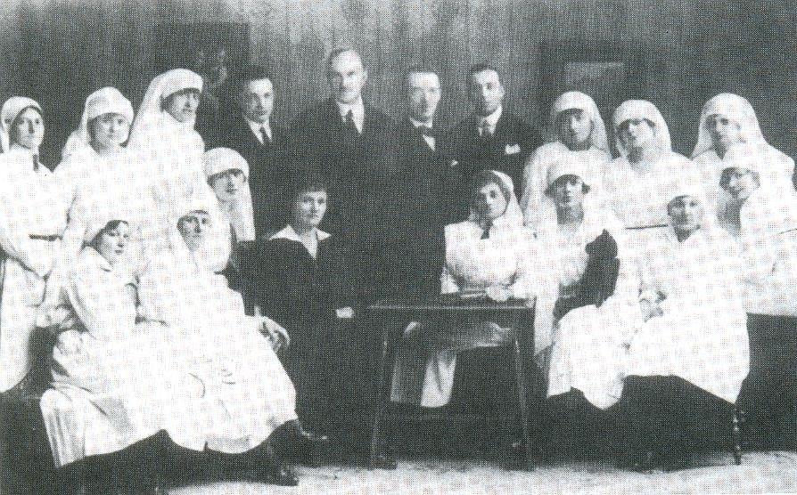 Dr. Heim Pál és a Heim nővérek (1923) Fehér Kereszt
