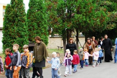 Iskolaérett a gyermekem? 1 A gyermek szeretne már iskolába menni? Ha a szülő - nem ijesztgeti az iskolával, - nem fél az iskolától.