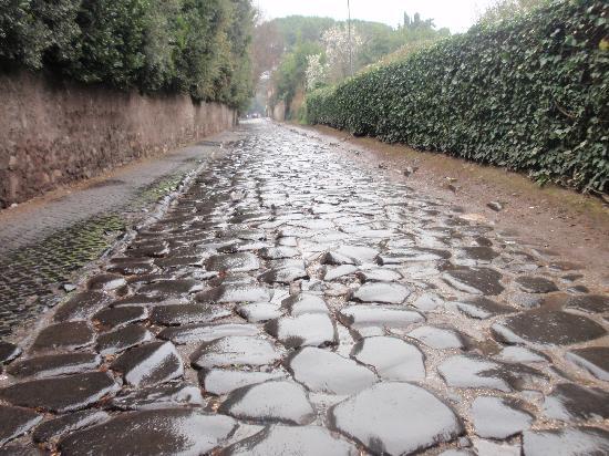 VIA APPIA ANTICA Sziráki