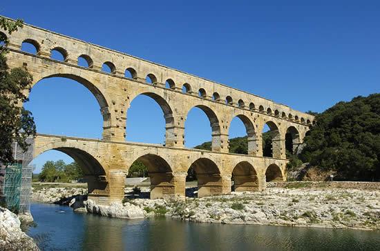 PONT DU GARD FALAZÁSSAL