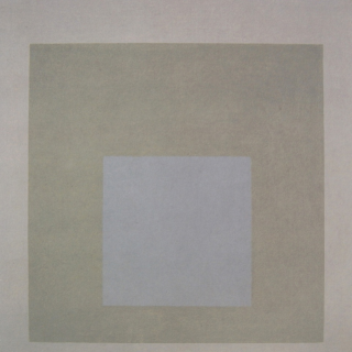 15. kép: Josef Albers: Hommage to the Square (Tartózkodás) 208 A szabályos négyzet alakú kép kompozícióját a sorozat minden egyes alkotására jellemzıen három vagy négy más-más színő négyszög alkotja.