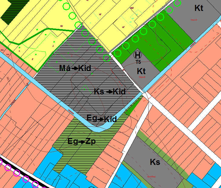 különleges idegenforgalmi övezetbe, a csatornától délre kijelölt E-B erdőterület Zp közpark kategóriába kerül.