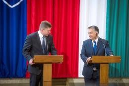 2 Hírek az MVM-ről Megállapodás áram- és gázvezetékek összekapcsolásáról 2013. július 2.,4. (fotó: Robert Fico és Orbán Viktor, kormany.