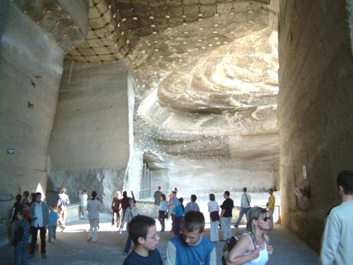 FERTŐRÁKOS A Fertőrákosi Kőfejtő és Barlangszínház felújítási és átalakítási munkálatok miatt 2014-ben nem látogatható!