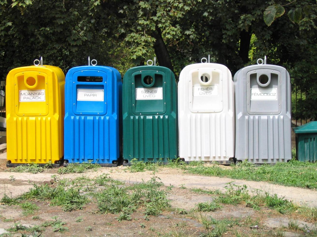 A SZELEKTÍV HULLADÉKGYŰJTÉS a hulladék anyagfajtánkénti külön