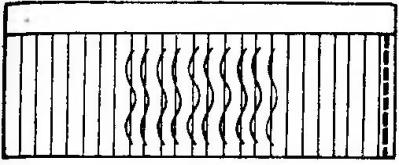 a.) b.) c.) 7. ábra. Fészekkamrás mézeltetés NB fekvőkaptárban a.) rendezés előtt, b.) rendezés után, c.) tűzdelés után A kaptár másik részében (a mézkamrában) a fiasítás napról napra fogy.