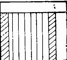 a.) b.) 13. ábra. A fészek végleges leszűkítése a) szűkítés előtt, b) szűkítés után a.) b.) 14. ábra. A fészek szűkítése szalmapárnával a) fekvőkaptárban, b) rakodókaptárban A gyengén takart lépekre a téli fészekben nincs szükség.