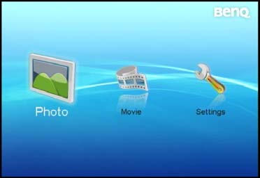 Előadás USB olvasó használatával A projektor fel van szerelve egy USB olvasóval, mely segítségével filmet illetve fotókat jeleníthet meg. Belépés az USB olvasó főmenübe 1.
