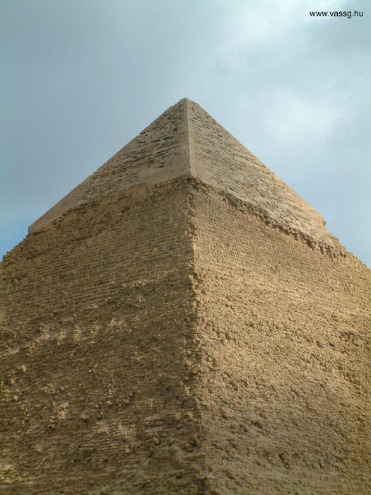 Chefren-piramis A régészek éppen ezeket az arányokat