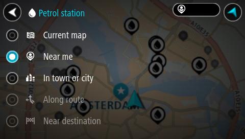 Ha van tervezett útvonal, a térkép az útvonal mentén található benzinkutakat jeleníti meg. Ha nincs tervezett útvonal, a térkép az aktuális pozíció közelében lévő benzinkutakat jeleníti meg.