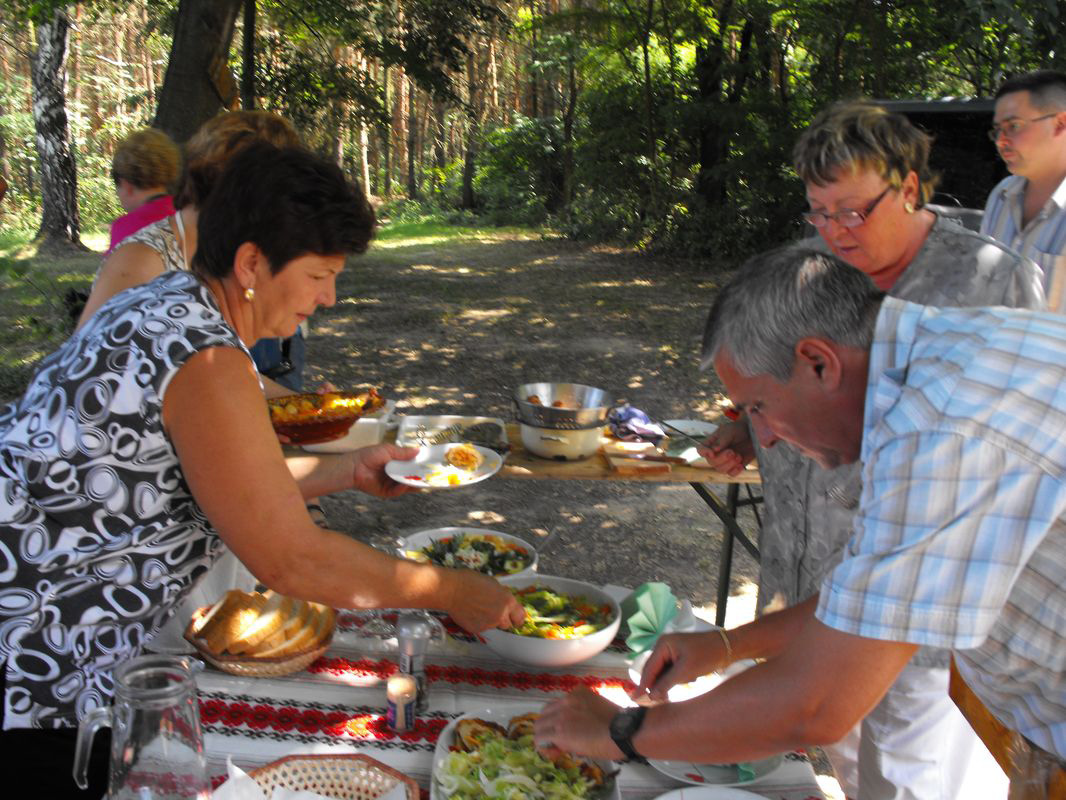 2009. október Kanizsa Térségi Krónika 8 Falunap Nemespátróban Nemespátró község 2009. szeptember 5-én tartotta falunapját. A falu lakói főzőversenyen mérhették össze főzőtudományukat.