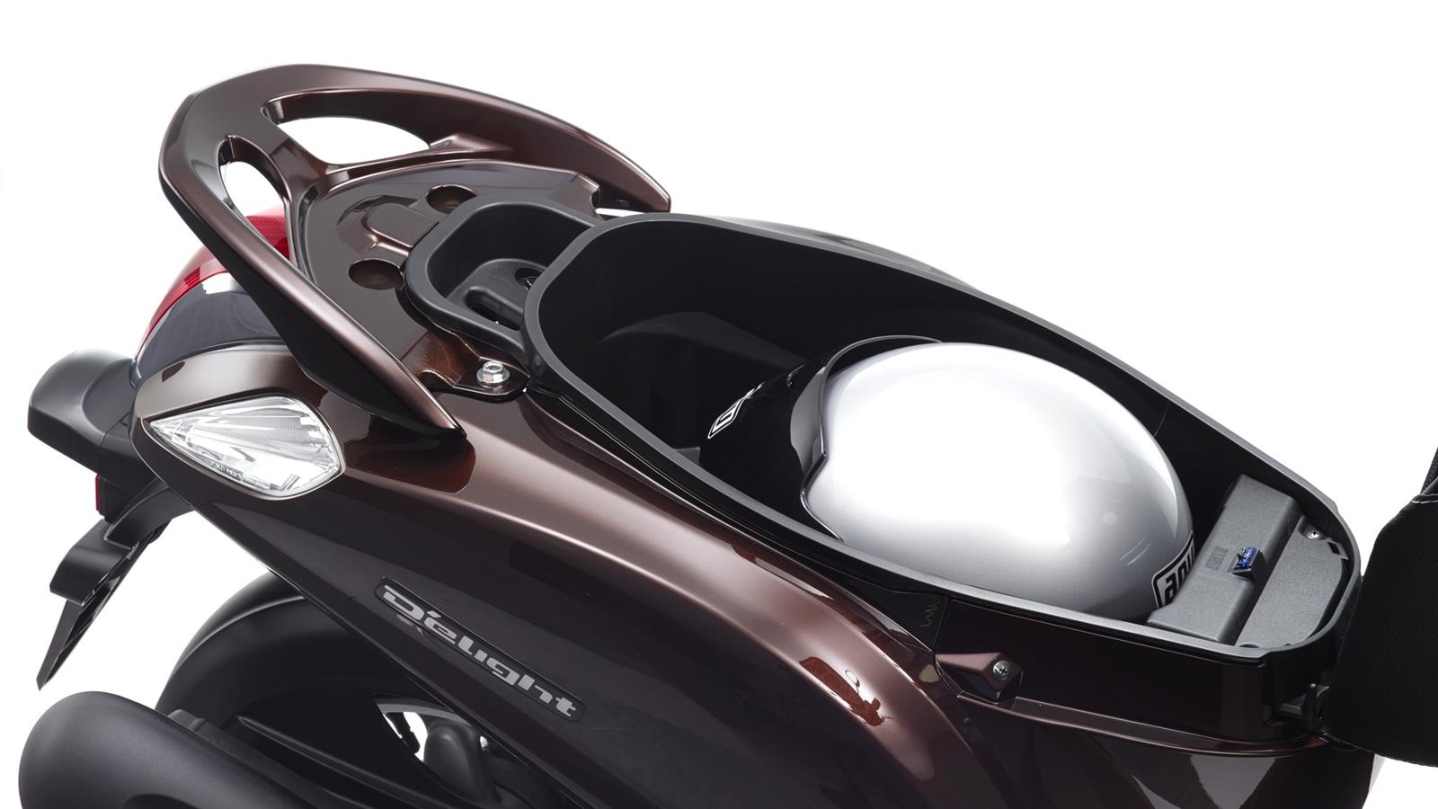 Klasszikus megjelenés Yamaha minséggel Klasszikus stílusú karosszériájával az új D'elight az idtlen jó megjelenést Yamaha minséggel ötvözi.