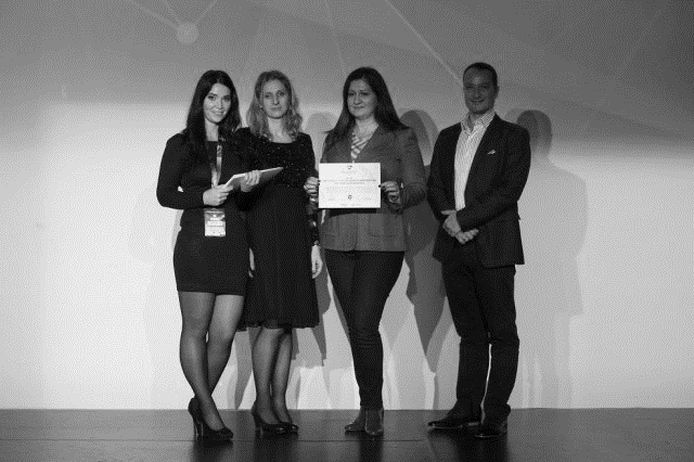 2015-ben a MOM Sport Tudatformálás kategóriában, a Sportközpont társadalmi felelősségvállalási tevékenységét elismerve a Magyar Telekom által életre hívott DELFIN Díj-at nyert.