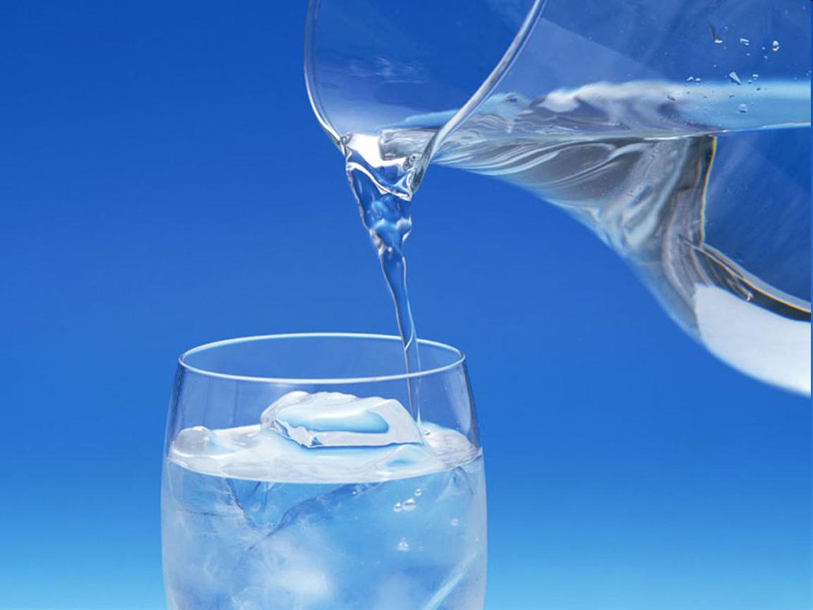 Ásványvíz: olyan ivóvíz, amely legalább 500 mg/liter oldott ásványi anyagot tartalmaz.