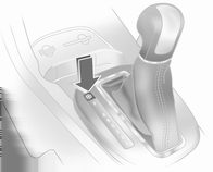 Vezetés és üzemeltetés 125 A magasabb fokozatokba való felkapcsolás megelőzésére, illetve a motorfék használatához válassza a 3-as, 2-es vagy 1-es fokozatot.