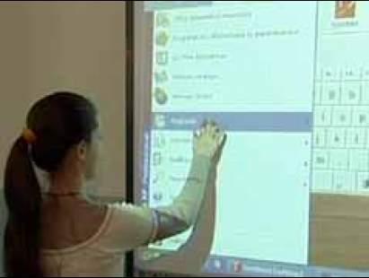 Az iskolai számítástechnika története Bevezetés Magyarországon az iskolák számítógépesítése több hullámban történt.