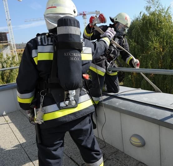 Tűzoltás Alapvezeték szerelés: külső falsíkon